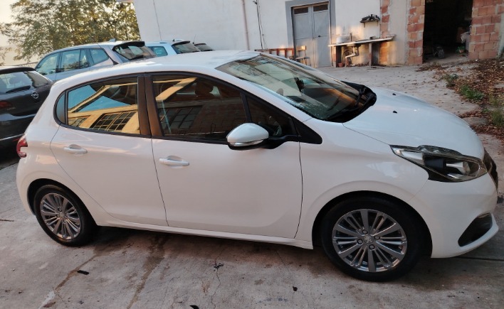 Peugeot 208 1.6 HDI 75cv - immagine 4