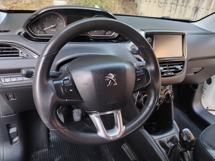Peugeot 208 1.6 HDI 75cv - immagine 12