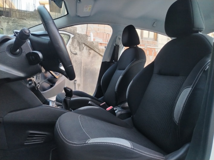 Peugeot 208 1.6 HDI 75cv - immagine 15