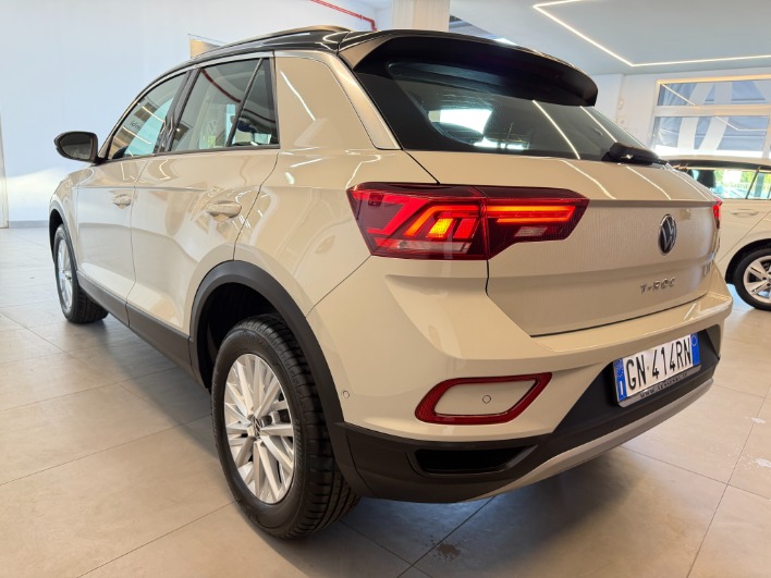 Volkswagen T-Roc 1.0 Tsi 11o cv Life - immagine 1