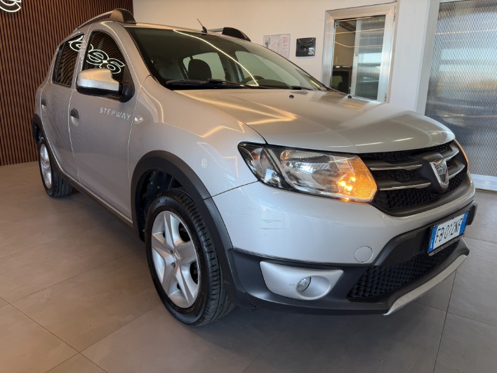 Dacia Sandero Stepway 1.5dci 90cv versione Prestige - immagine 2