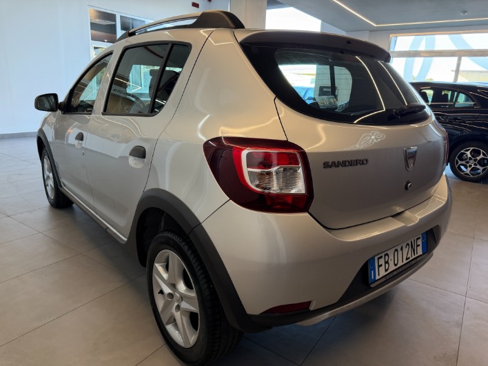 Dacia Sandero Stepway 1.5dci 90cv versione Prestige - immagine 5