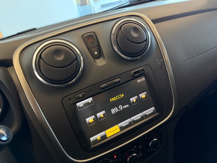 Dacia Sandero Stepway 1.5dci 90cv versione Prestige - immagine 12