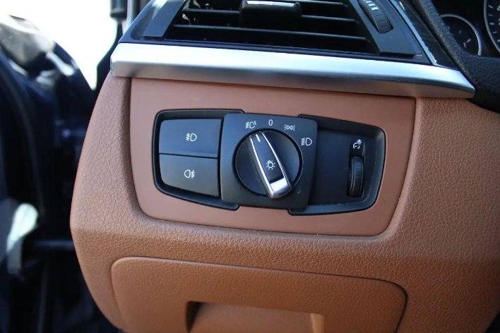 BMW 320 320d Futura - immagine 4