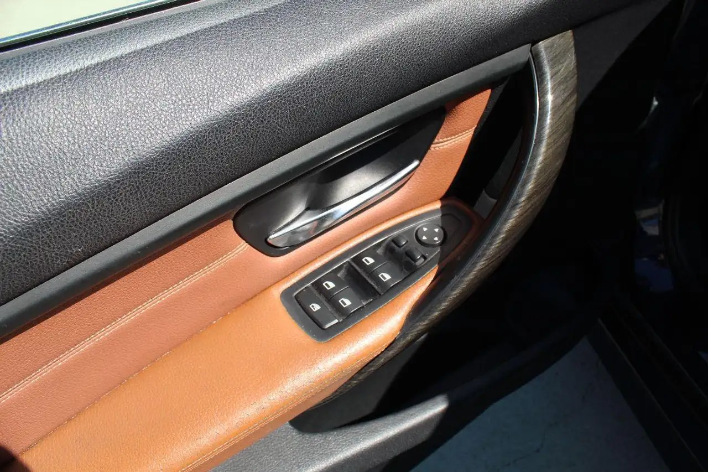 BMW 320 320d Futura - immagine 8