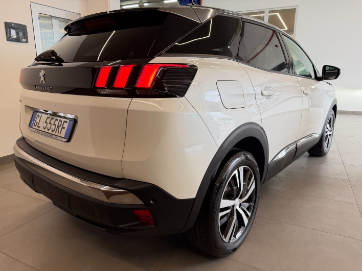 Peugeot 3008 1.5 Bluehdi 130cv Allure Pack EAT Automatica S&S - immagine 3