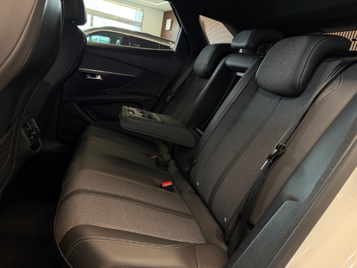 Peugeot 3008 1.5 Bluehdi 130cv Allure Pack EAT Automatica S&S - immagine 10