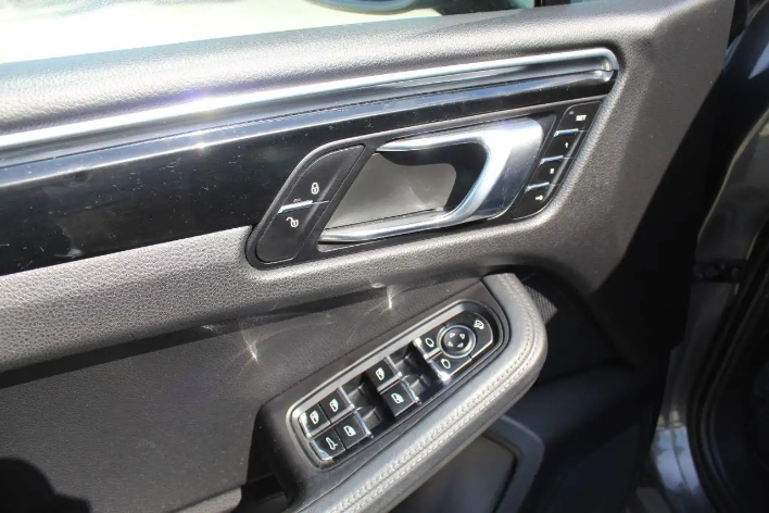 Porsche Macan S Diesel - immagine 7