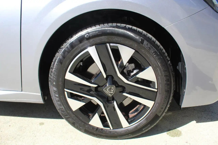 Peugeot 208 PureTech 100 S&S 5p. Allure - immagine 11