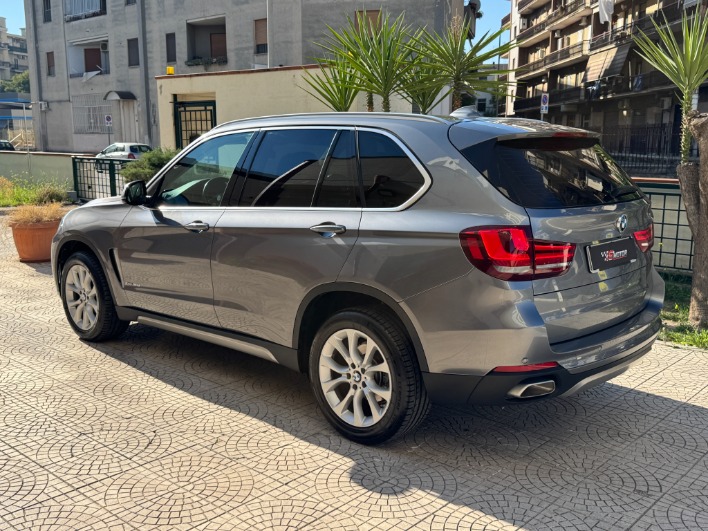 BMW X5 XDRIVE 30D LUXURY 249CV AUTO - immagine 2