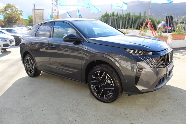 PEUGEOT 3008 Hybrid 145 e-DCS6 GT - immagine 1