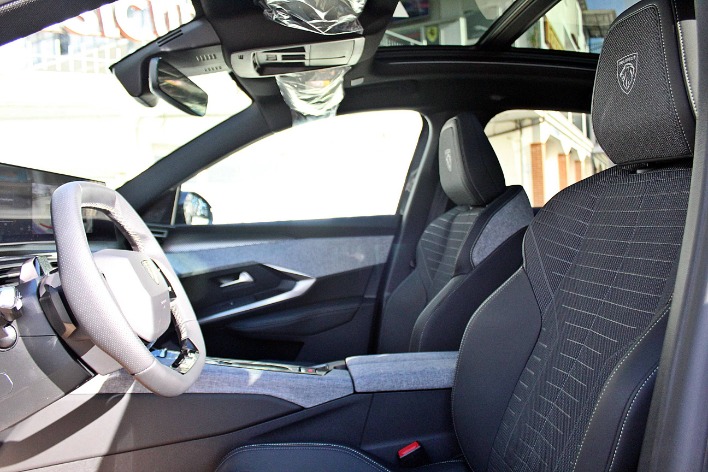 PEUGEOT 3008 Hybrid 145 e-DCS6 GT - immagine 5