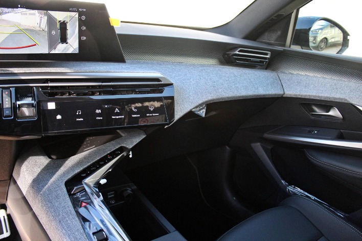 PEUGEOT 3008 Hybrid 145 e-DCS6 GT - immagine 7