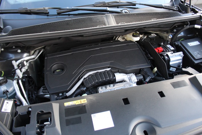 PEUGEOT 3008 Hybrid 145 e-DCS6 GT - immagine 14