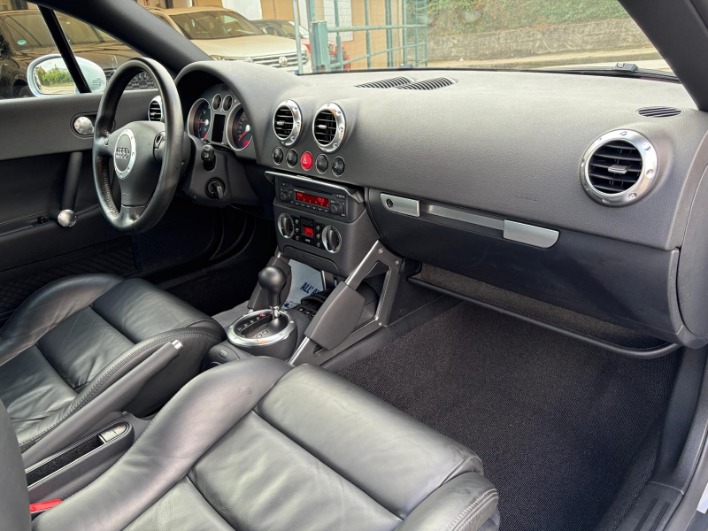 Audi TT mk1 2005 Coupe 1.8t tiptronic - immagine 15